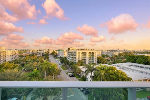 Condominio en venta en Bay Harbor Islands, Florida, 2 dormitorios, 171.96 m2 № 2424761 - foto 23