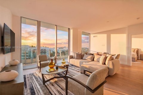 Condominio en Bay Harbor Islands, Florida, 2 dormitorios  № 2424761