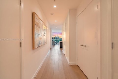 Condominio en venta en Bay Harbor Islands, Florida, 2 dormitorios, 171.96 m2 № 2424761 - foto 10