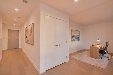 Condominio en venta en Bay Harbor Islands, Florida, 2 dormitorios, 171.96 m2 № 2424761 - foto 8