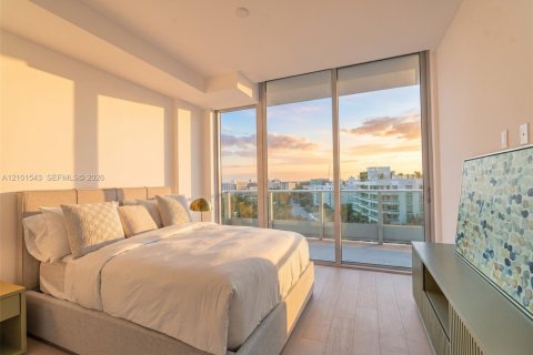 Condominio en venta en Bay Harbor Islands, Florida, 2 dormitorios, 171.96 m2 № 2424761 - foto 19