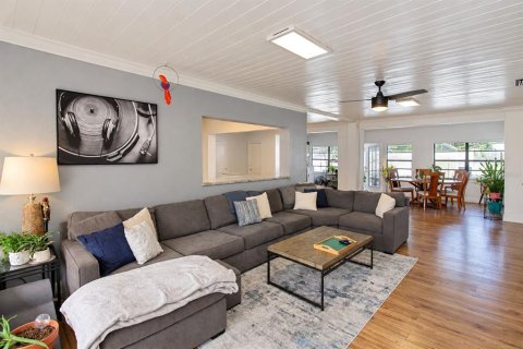 Villa ou maison à vendre à Tampa, Floride: 4 chambres, 207.64 m2 № 2405248 - photo 3
