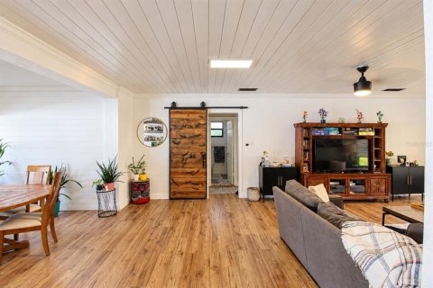 Villa ou maison à vendre à Tampa, Floride: 4 chambres, 207.64 m2 № 2405248 - photo 5