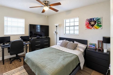 Villa ou maison à vendre à Tampa, Floride: 4 chambres, 207.64 m2 № 2405248 - photo 20