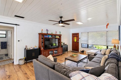 Villa ou maison à vendre à Tampa, Floride: 4 chambres, 207.64 m2 № 2405248 - photo 4