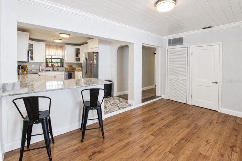 Villa ou maison à vendre à Tampa, Floride: 4 chambres, 207.64 m2 № 2405248 - photo 10