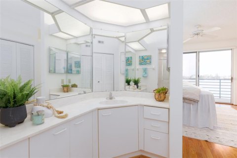 Condominio en venta en Saint Pete Beach, Florida, 2 dormitorios, 117.52 m2 № 1673526 - foto 21
