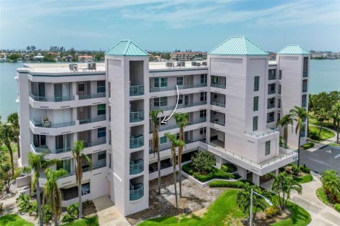 Condominio en venta en Saint Pete Beach, Florida, 2 dormitorios, 117.52 m2 № 1673526 - foto 4