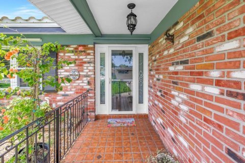 Casa en venta en Clearwater, Florida, 3 dormitorios, 168.25 m2 № 2279754 - foto 5