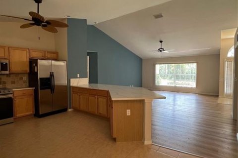 Villa ou maison à louer à North Port, Floride: 3 chambres, 171.59 m2 № 2211873 - photo 6