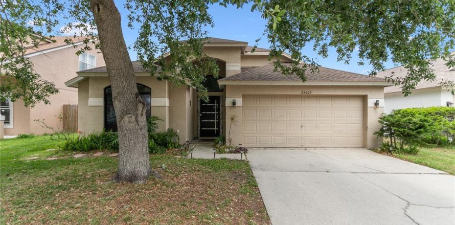House in Lutz, Florida 4 bedrooms, 181.72 sq.m. № 1631120