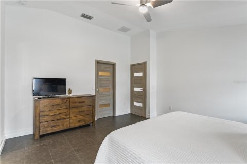 House in Lutz, Florida 4 bedrooms, 181.72 sq.m. № 1631120 - photo 22