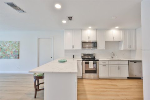 Villa ou maison à vendre à Sun City Center, Floride: 2 chambres, 160.91 m2 № 2234401 - photo 16