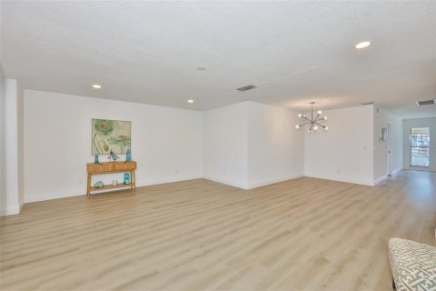 Villa ou maison à vendre à Sun City Center, Floride: 2 chambres, 160.91 m2 № 2234401 - photo 8
