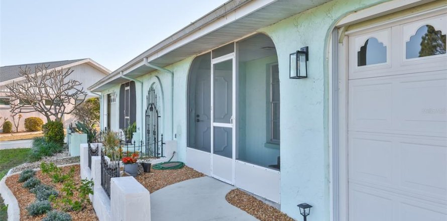 Villa ou maison à Sun City Center, Floride 2 chambres, 160.91 m2 № 2234401