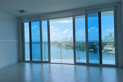 Condo in Bay Harbor Islands, Florida, 2 bedrooms  № 1920459 - photo 14