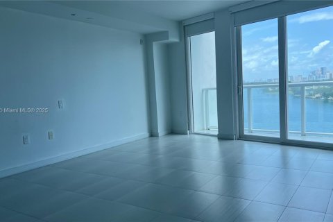 Condo in Bay Harbor Islands, Florida, 2 bedrooms  № 1920459 - photo 15