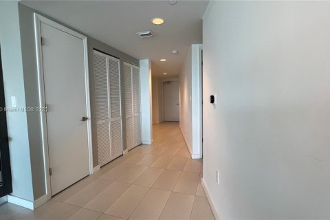 Condo in Bay Harbor Islands, Florida, 2 bedrooms  № 1920459 - photo 11