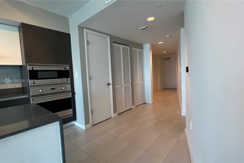 Condo in Bay Harbor Islands, Florida, 2 bedrooms  № 1920459 - photo 10