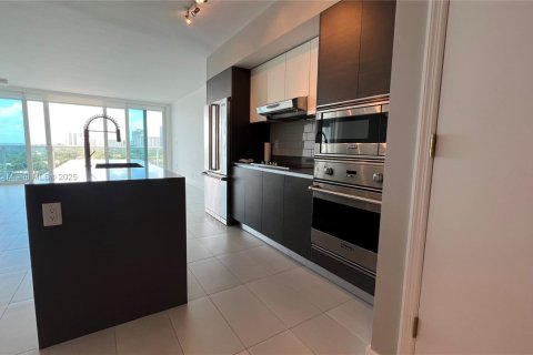Condo in Bay Harbor Islands, Florida, 2 bedrooms  № 1920459 - photo 12