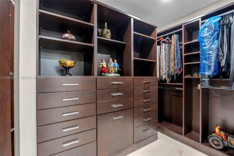 Casa en venta en Davie, Florida, 4 dormitorios, 336.86 m2 № 2383257 - foto 28