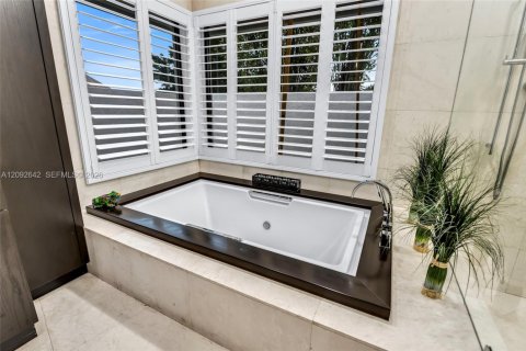 Casa en venta en Davie, Florida, 4 dormitorios, 336.86 m2 № 2383257 - foto 25