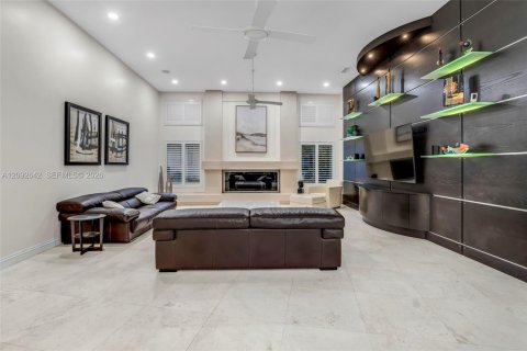 Casa en venta en Davie, Florida, 4 dormitorios, 336.86 m2 № 2383257 - foto 12