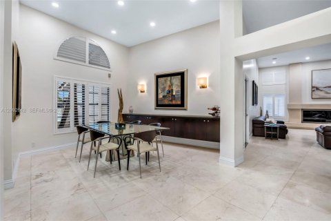 Casa en venta en Davie, Florida, 4 dormitorios, 336.86 m2 № 2383257 - foto 16