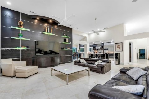 Casa en venta en Davie, Florida, 4 dormitorios, 336.86 m2 № 2383257 - foto 14