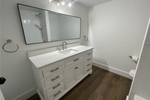 Снять в аренду кондоминиум в Холливуд, Флорида 3 спальни, 117.99м2, № 1983016 - фото 14