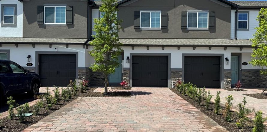 Townhouse in TOWNS AT LAKE MONROE COMMONS in Sanford, Florida 3 bedrooms, 145.76 sq.m. № 1648479