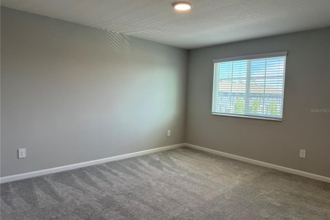 Townhouse in TOWNS AT LAKE MONROE COMMONS in Sanford, Florida 3 bedrooms, 145.76 sq.m. № 1648479 - photo 10