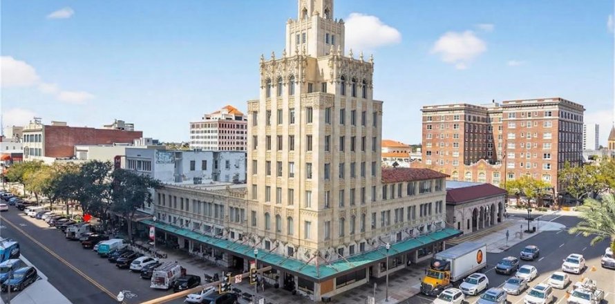 Condo à Saint Petersburg, Floride, 2 chambres  № 2142343