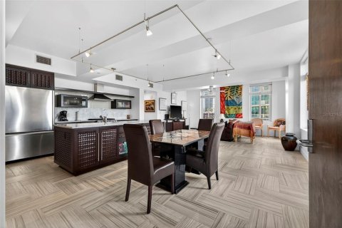 Copropriété à vendre à Saint Petersburg, Floride: 2 chambres, 123.1 m2 № 2142343 - photo 4
