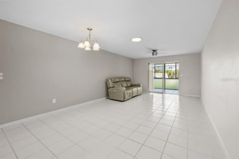 Condo in Dunedin, Florida, 2 bedrooms  № 1758361 - photo 6