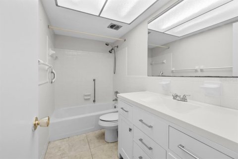 Condo in Dunedin, Florida, 2 bedrooms  № 1758361 - photo 14
