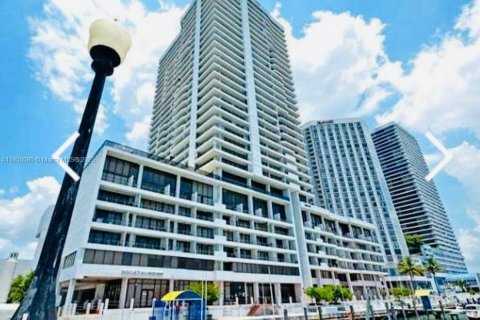 Condo in Miami, Florida, 1 bedroom  № 1857106 - photo 7