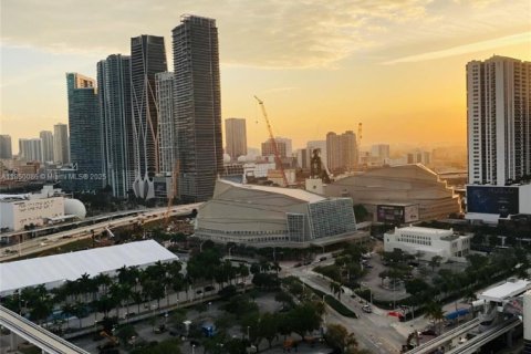 Condo in Miami, Florida, 1 bedroom  № 1857106 - photo 8