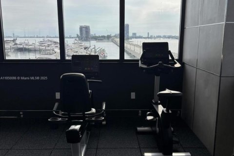 Condominio en alquiler en Miami, Florida, 1 dormitorio, 74.32 m2 № 1857106 - foto 10