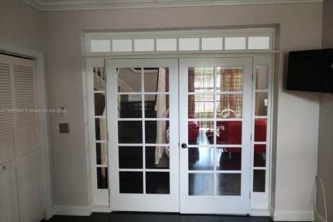 Casa en venta en Miramar, Florida, 5 dormitorios, 306.21 m2 № 1942220 - foto 9