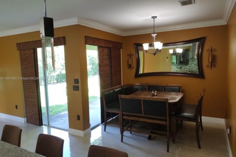 House in Miramar, Florida 5 bedrooms, 306.21 sq.m. № 1942220 - photo 14