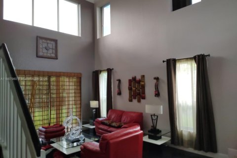 House in Miramar, Florida 5 bedrooms, 306.21 sq.m. № 1942220 - photo 6