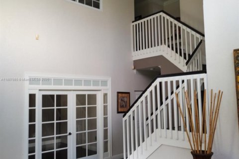 House in Miramar, Florida 5 bedrooms, 306.21 sq.m. № 1942220 - photo 4