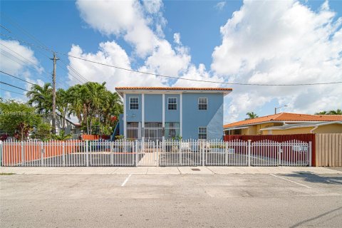 Casa en alquiler en Miami, Florida, 2 dormitorios, 103.12 m2 № 2002835 - foto 26