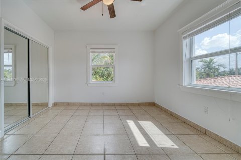House in Miami, Florida 2 bedrooms, 103.12 sq.m. № 2002835 - photo 8