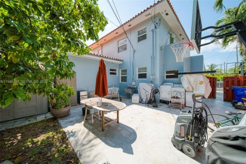 Casa en alquiler en Miami, Florida, 2 dormitorios, 103.12 m2 № 2002835 - foto 24