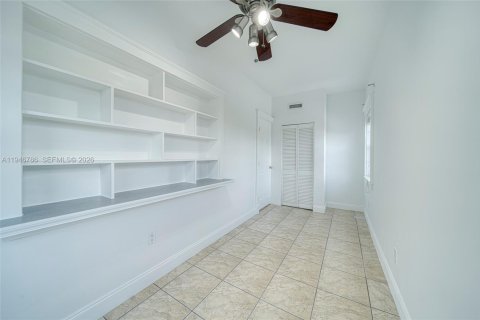 Casa en alquiler en Miami, Florida, 2 dormitorios, 103.12 m2 № 2002835 - foto 20