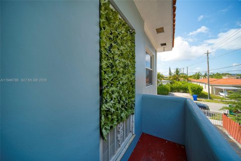 Casa en alquiler en Miami, Florida, 2 dormitorios, 103.12 m2 № 2002835 - foto 23