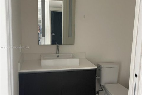 Купить кондоминиум в Майами, Флорида 1 спальня, 75.07м2, № 1794196 - фото 12