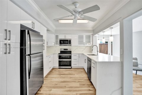 House in Fort Lauderdale, Florida 4 bedrooms № 1952900 - photo 21